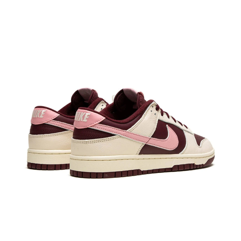 Nike Dunk Low "Valentine's Day"